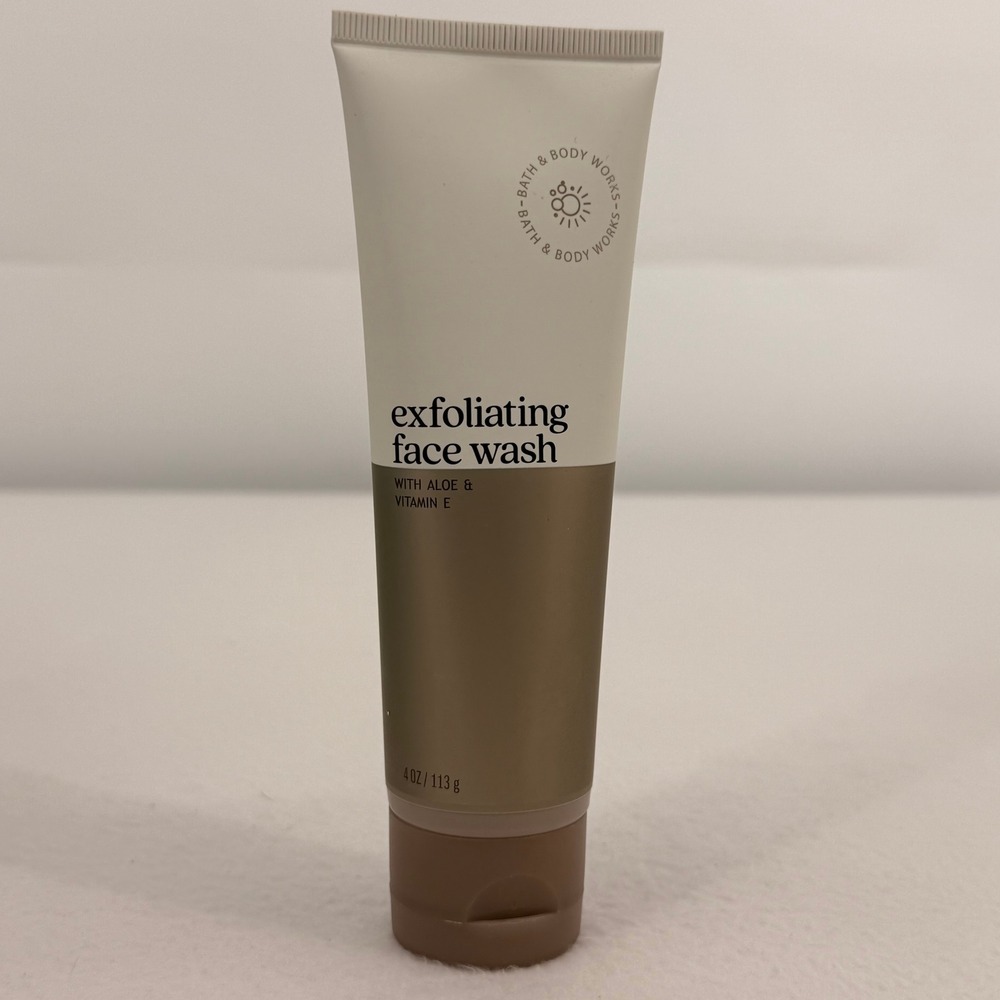 Bath & Body Works Exfoliating Face Wash with Aloe & Vitamin E 4 oz 113 g